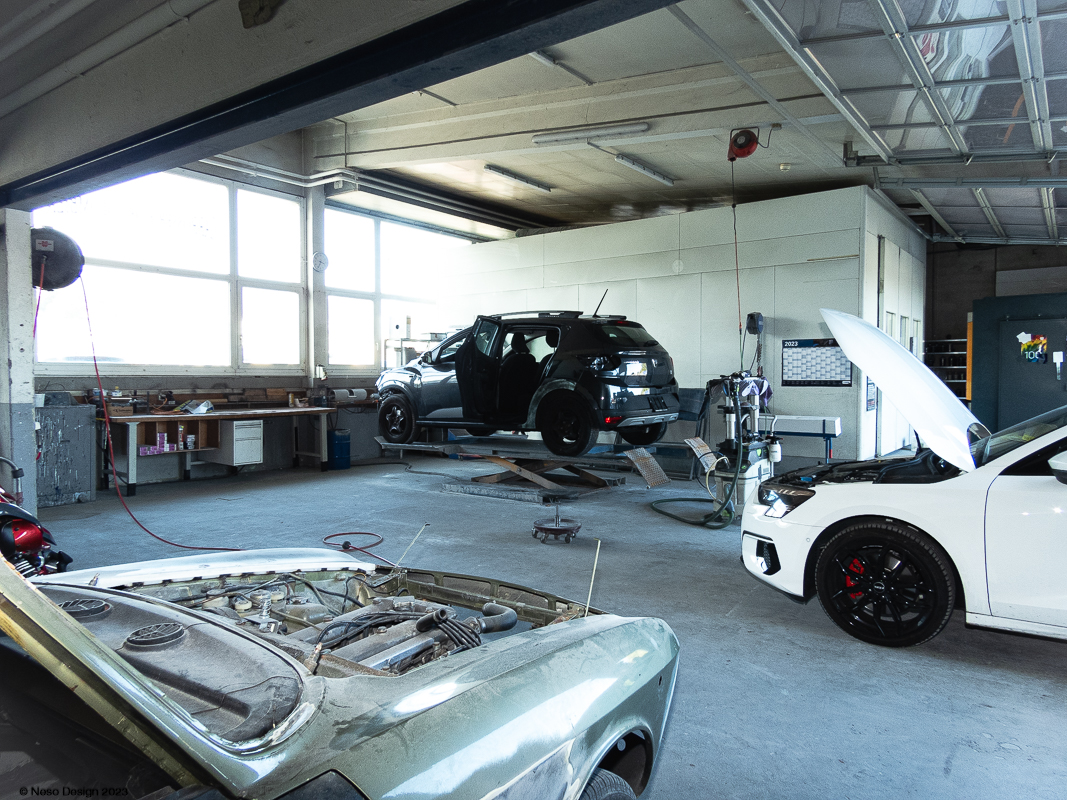 Atelier peinture, équipement complet, lift, masticage, ponçage, mise en peinture, couche de fond