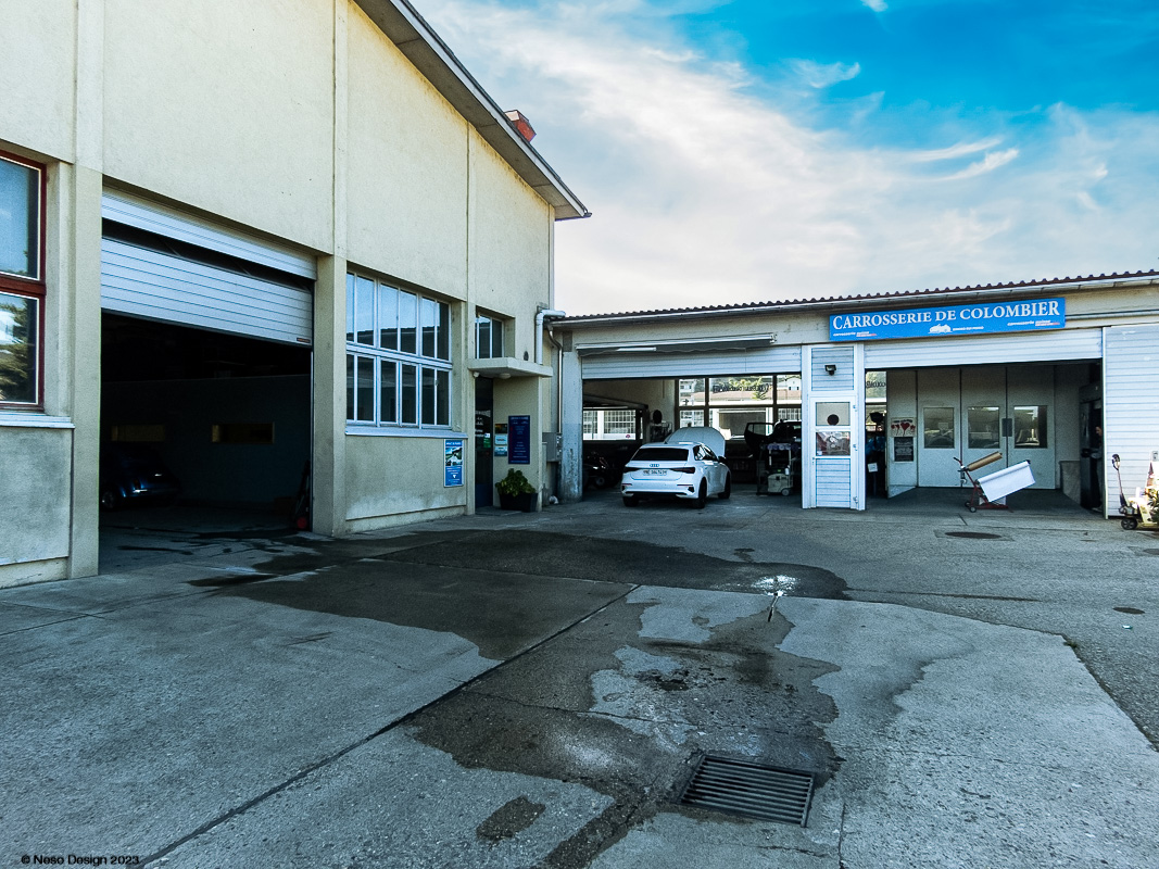 Cour principal de la carrosserie de colombier et entrée des ateliers
